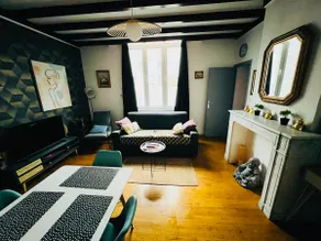 Artists · 2-Bed Apartment · 60 m² · 3 min to the train station - Image 2