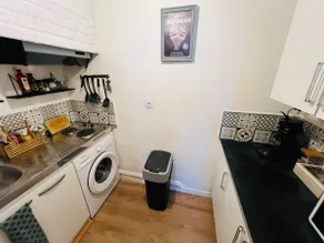 Artists · 2-Bed Apartment · 60 m² · 3 min to the train station - Image 5
