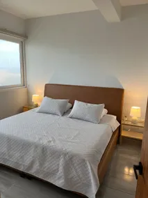 Elegant, comfortable apartment, marina, pool and gym - Image 5