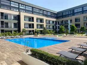 Stylish 1 bedroom duplex @ Embassy Gardens - Image 5