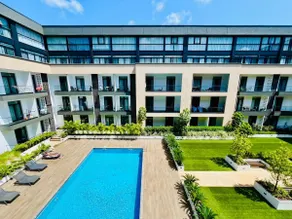 Stylish 1 bedroom duplex @ Embassy Gardens - Image 3