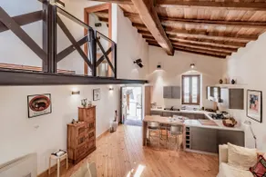 Loft retreat in the old town - Image 2