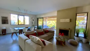 Luxury Seaside Retreat in Varkiza, Athens Riviera - Image 4