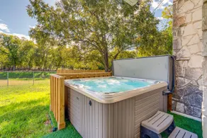 5-Bdrm + Hot Tub | TX Med Cen, Lackland, Riverwalk - Image 2
