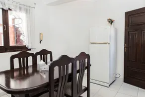 Unbeatable location in Plaza Sucre, apartment-style house. - Image 5