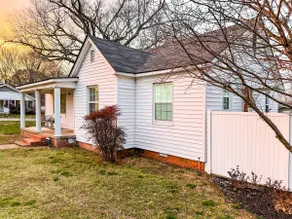 The Grate House — 1947 Charmer near Harding - Image 4