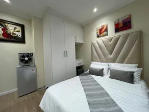 Modern with unique qualities - Image 2