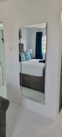 Luxe Condo: central, secure space - Image 4