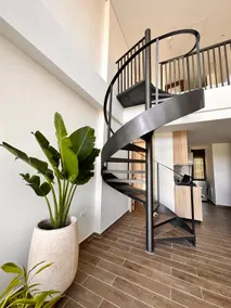 Wall city Duplex apartment with pool deck & gym - Image 2