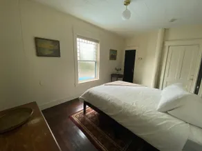 Charming apt in historical home near the mountain - Image 2