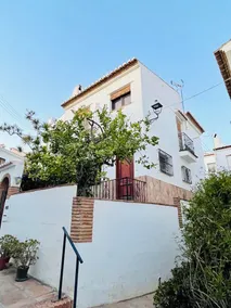 Charming and Cozy Andalusian Family Home - Image 5