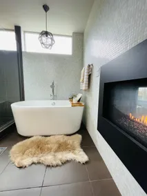 Luxe Mod City Home +Hot Tub+Parking+AC+Bag storage - Image 3