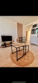 2-bedroom apartment near the center/park expo • Netflix - Image 2