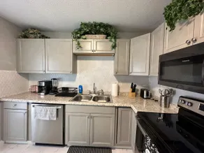 Newly Renovated Lovely Home - Image 5