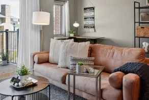 Luxe, First Floor Suite with Garage & Balcony - Image 5