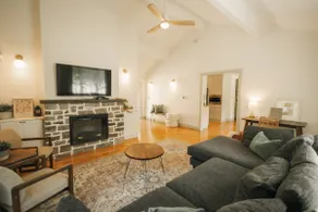 Family Friendly Cottage < 1 Min Walk to Beach - Image 2