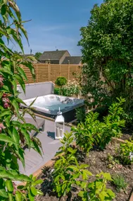 Luxury Cotswolds Cottage with Hot Tub - Image 2