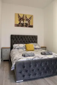Sandleigh Apartment - Image 3