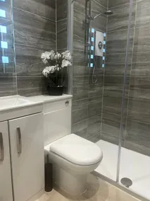 Sandleigh Apartment - Image 5