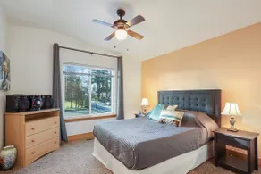 3BR Solar Home Ideal for Families, Friends, & Pets - Image 4
