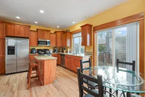 3BR Solar Home Ideal for Families, Friends, & Pets - Image 3