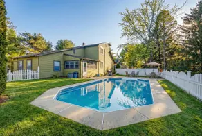 The Edamame House, Home with a Pool, near Skiing - Image 2