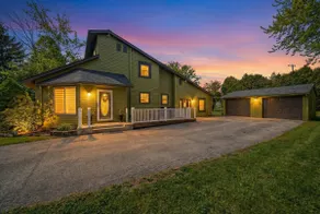 The Edamame House, Home with a Pool, near Skiing - Image 3