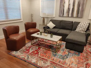Cozy SoBro Bungalow - 3 Bedrooms 2 Full Bathrooms - Image 2