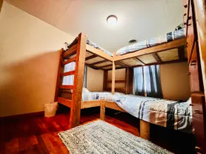 Hilltop House - Image 5