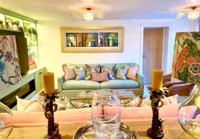 The Pool House - Image 5