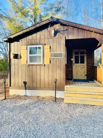 Cabin in the woods - Image 2