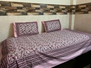 Brinda Kutir:Ground Floor AC room near Prem Mandir - Image 4