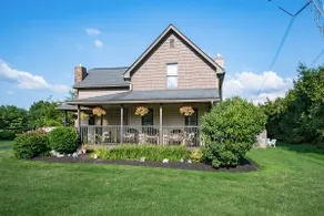Lazy Cat Lodge| Hot Tub • Fire Pit • Sleeps 10• EV - Image 3