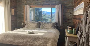 Intimate Bungalow Cabin & Mountain Vistas - Image 2