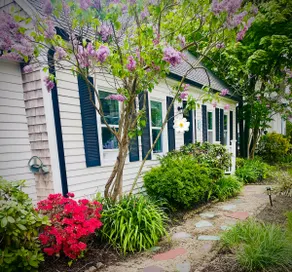 Button Beach Cottage - Image 2