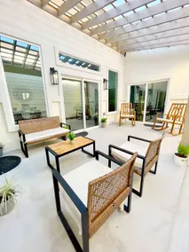 Charming NEW Modern Farmhouse - Image 4