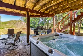 North Coast Escape w/ Hot Tub, Heirloom Vacations - Image 2