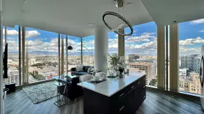Penthouse LA 2bed/2bath [Sky Suite | Corner Unit] - Image 2