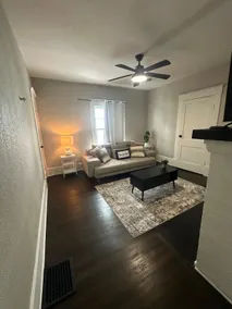 Spacious Downtown Home - Image 4