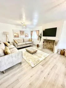 Historic Charm: *Perfect For Group Getaways* - Image 5