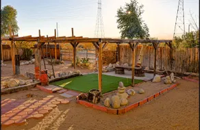 Mojave Compound - Modern Rural Oasis Close To Town - Image 5