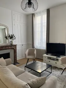 Large townhouse, La Flèche, right in the center - Image 3