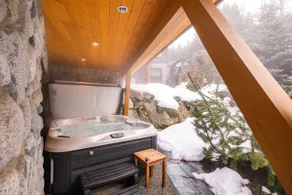 Luxury log chalet | Ski-in/out | Private hot tub - Image 2