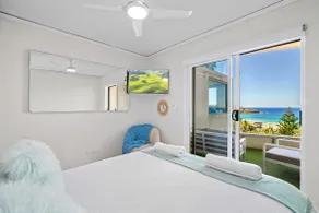 Bondi Beach Waves 2 Beachfront Apartment - Image 2