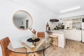 Urban Chic Studio by 'the Strip' - Image 4