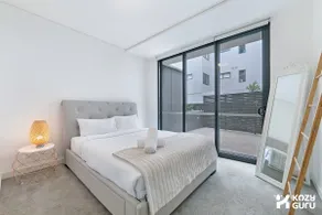 Waitara Station Designer 2Bed Apt + estacionamiento en la calle NWA008 - Image 5