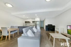 Waitara Station Designer 2Bed Apt + estacionamiento en la calle NWA008 - Image 3
