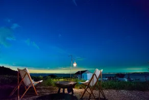 A small house overlooking the ocean | Life and handicrafts on Awaji Island, surrounded by indigo - Image 3