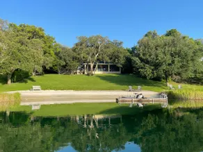 Lakefront Master Suite with Private Entrance - Image 2