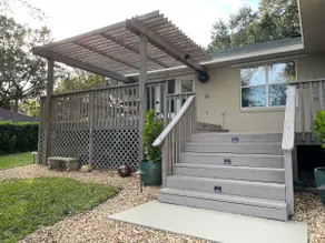Lakefront Master Suite with Private Entrance - Image 4